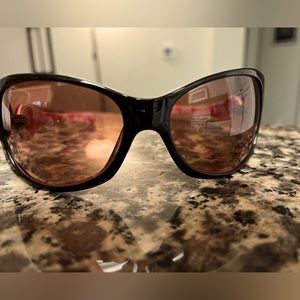 Women’s Oakley Dangerous Breast Cancer Awareness Sunglasses